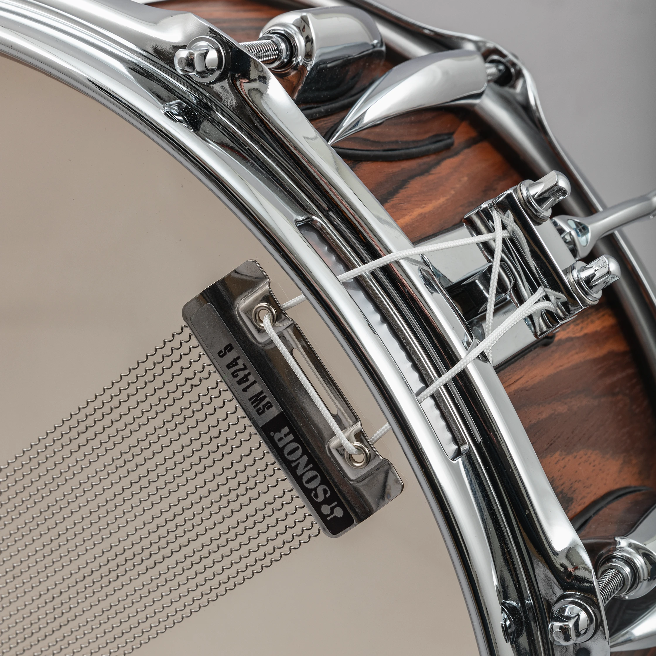 Sonor-Vintage-14x5,75-Snare-Rosewood-6.png
