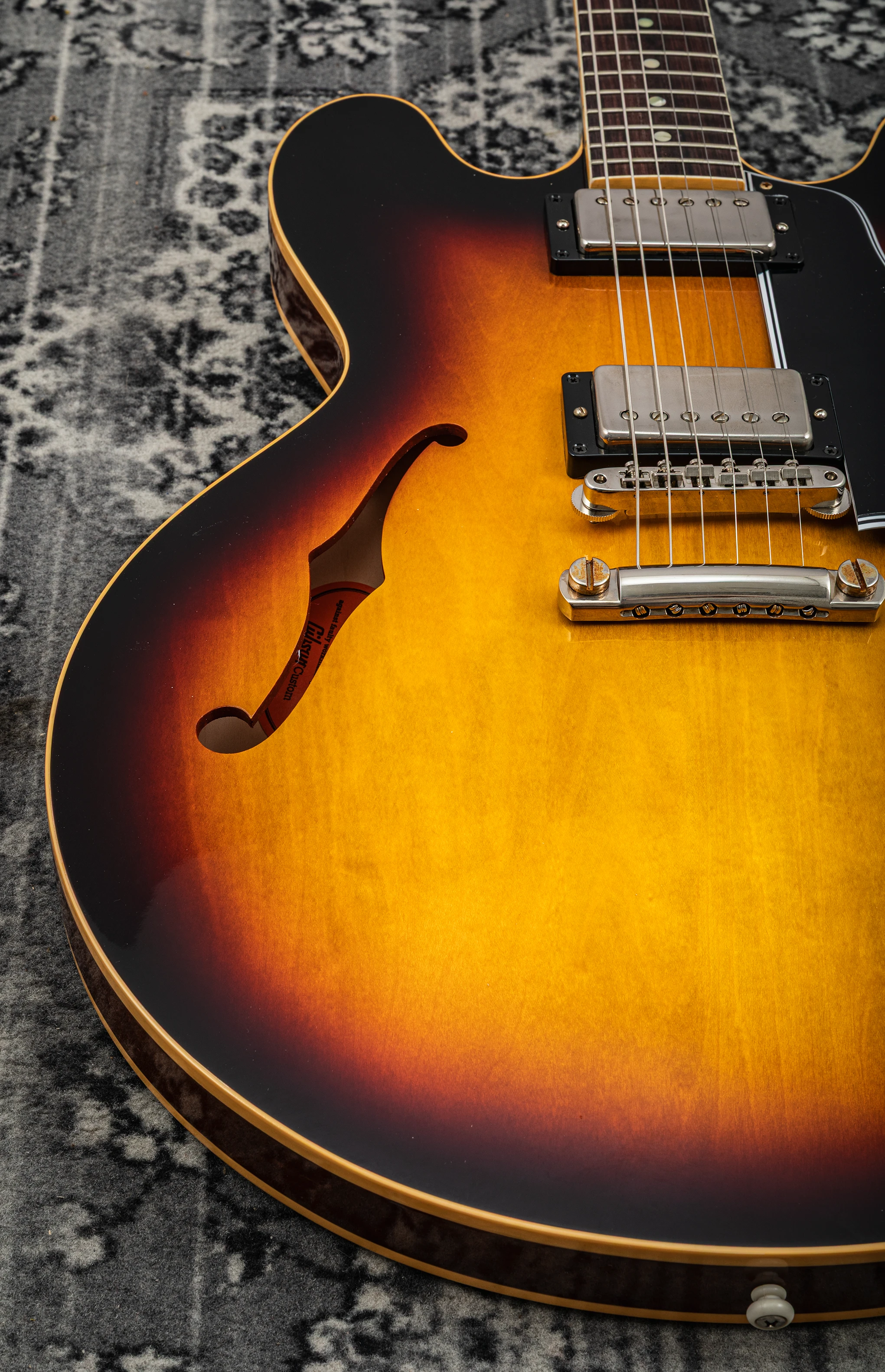 Gibson-1959-ES-335-Reissue---Vintage-Burst-10_638847324018332153.webp