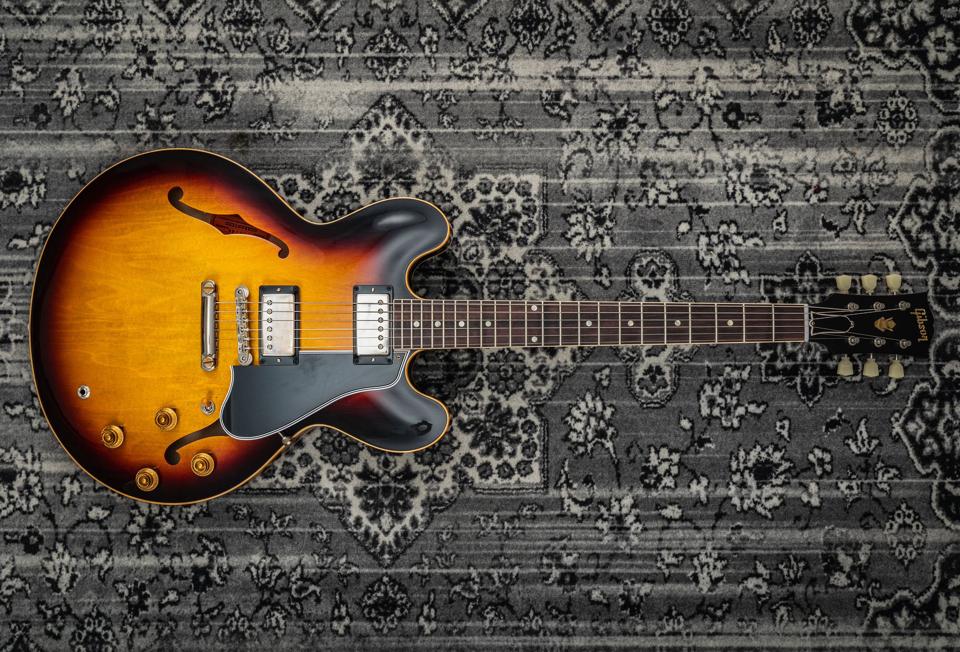 Gibson-1959-ES-335-Reissue---Vintage-Burst-12_638847324330393375.webp