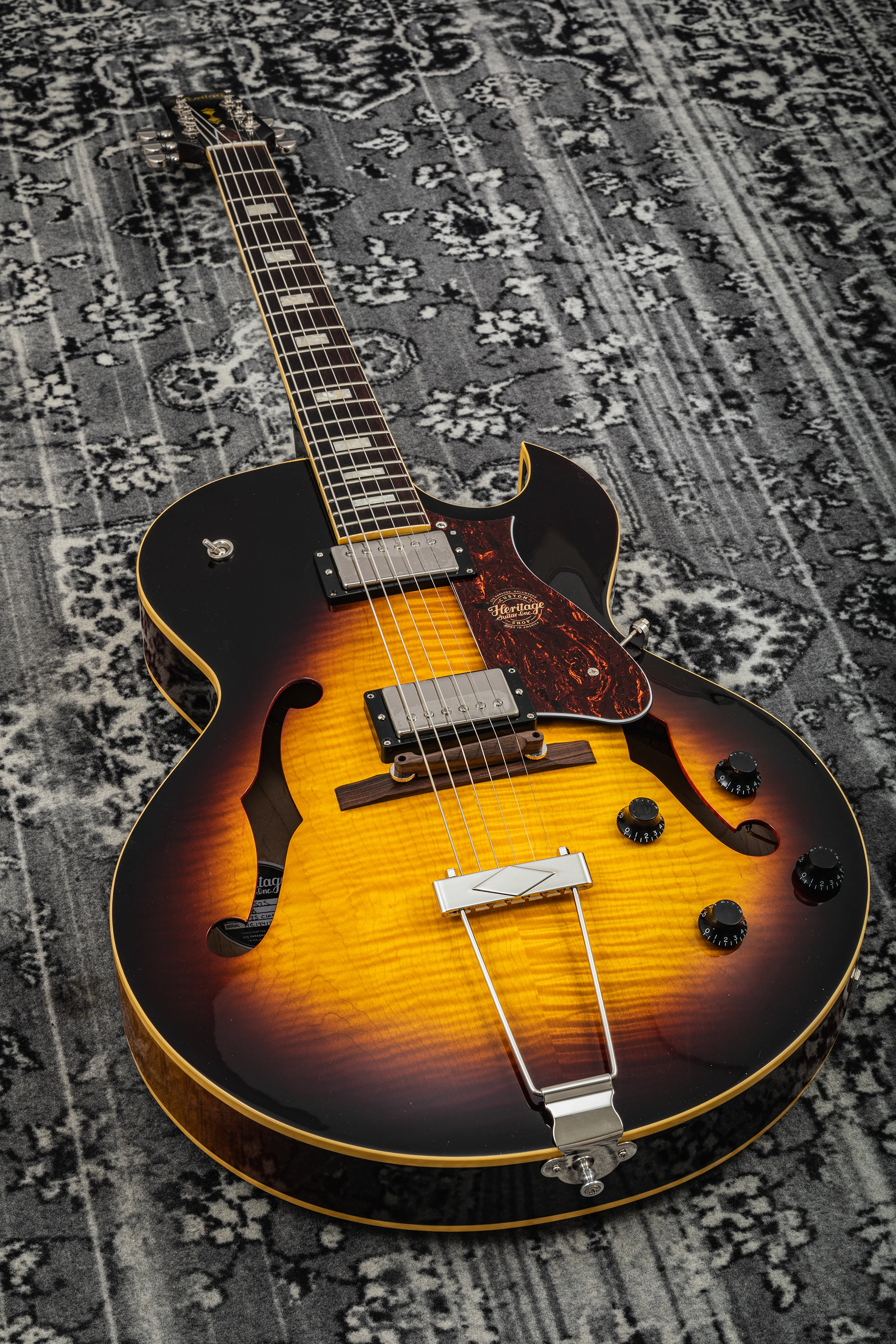Heritage-H-575-Custom-Shop-Core-Collection-original-sunburst-9.png